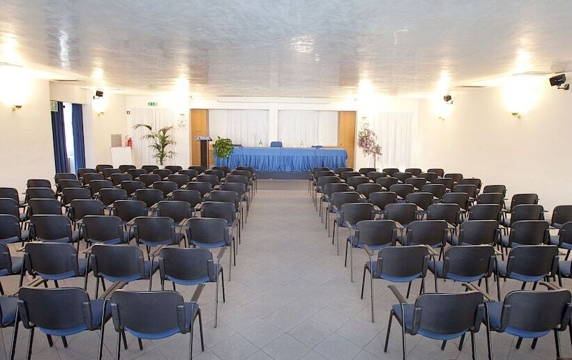 בית מלון כפרי Hr Resort