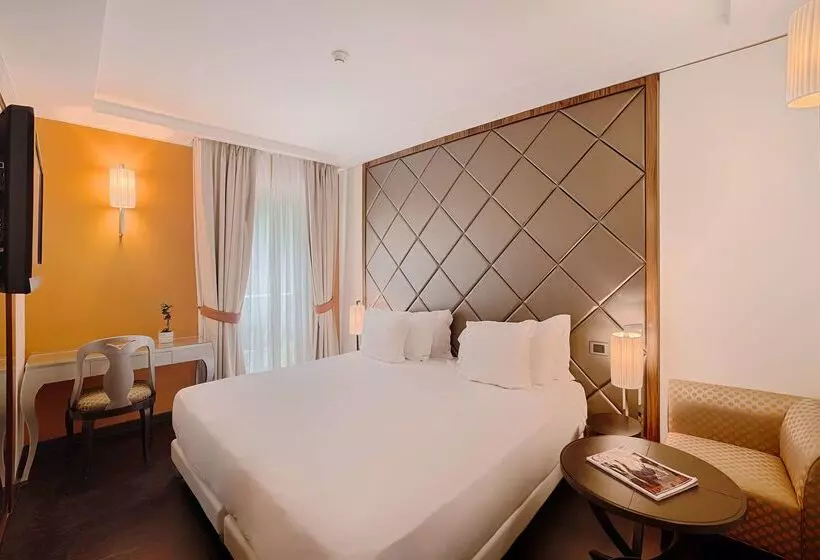 فندق NH Collection Taormina