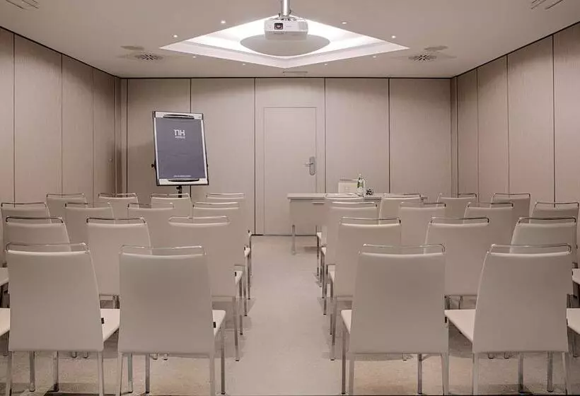 فندق NH Torino Centro