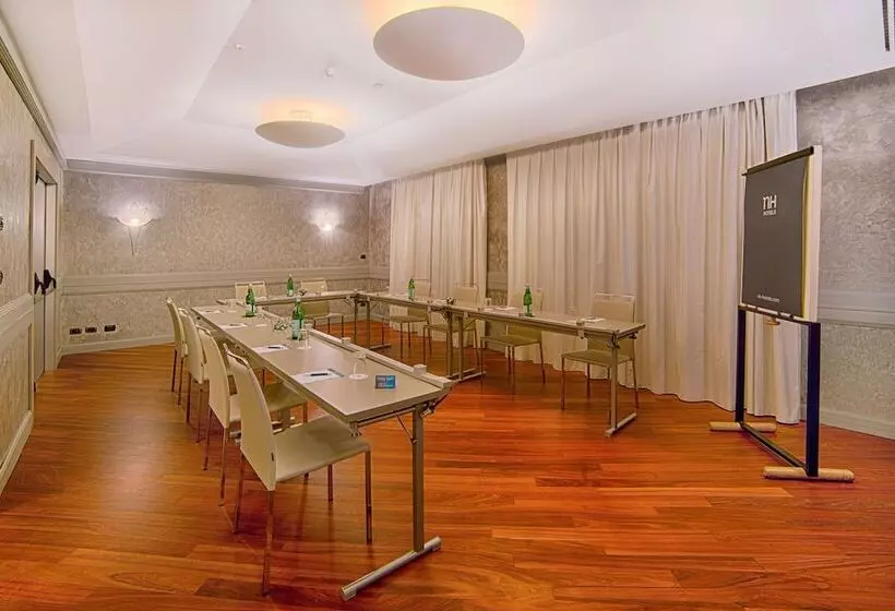 فندق NH Torino Centro