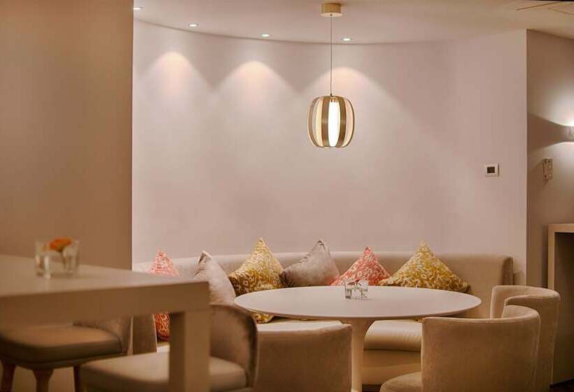 هتل NH Torino Centro