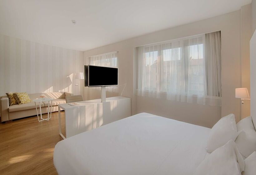 هتل NH Torino Centro