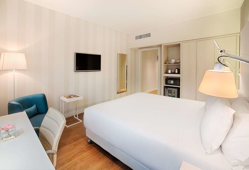 هتل NH Torino Centro