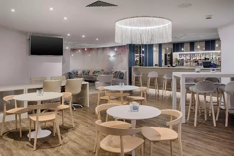 فندق NH Torino Centro