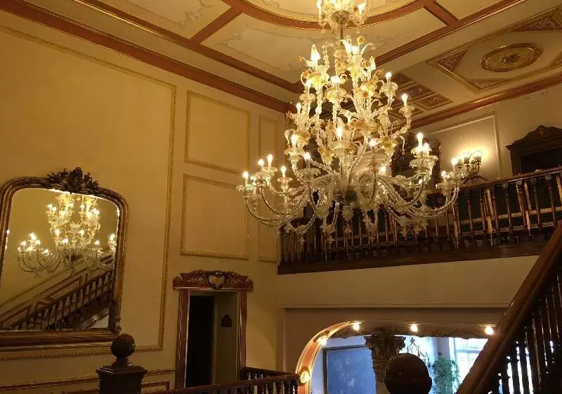 בית מלון כפרי Regina Palace