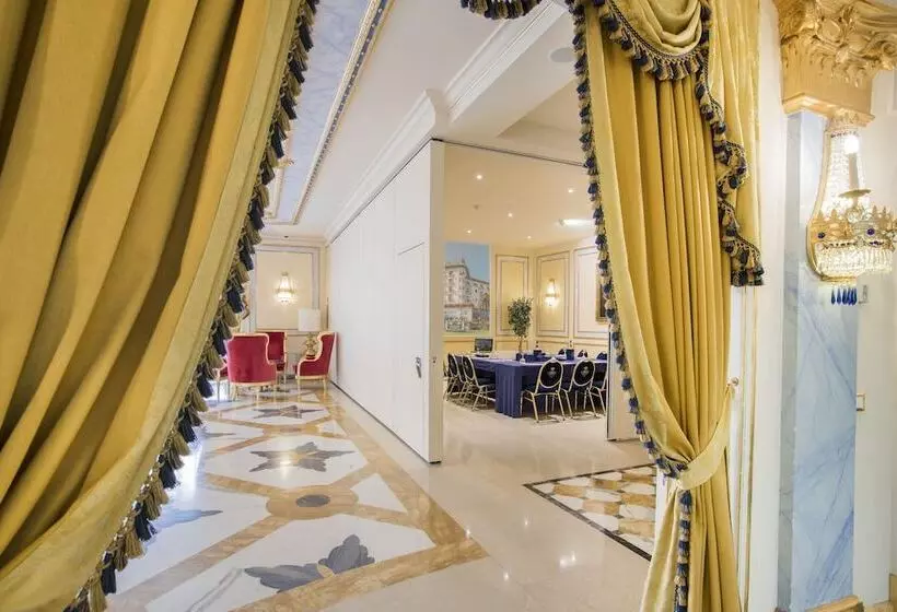 בית מלון כפרי Regina Palace