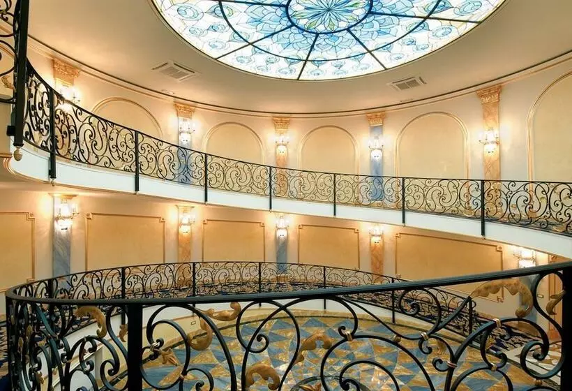 בית מלון כפרי Regina Palace