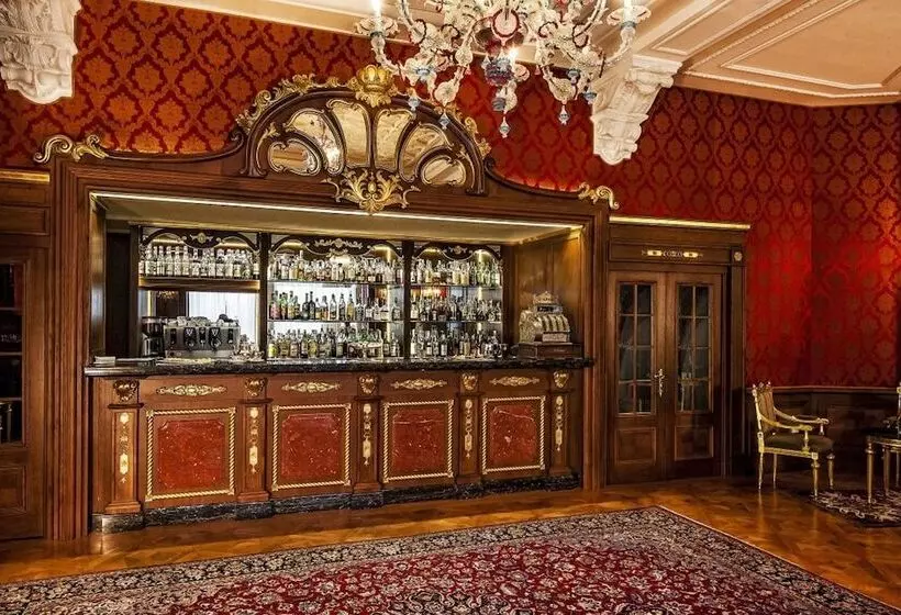 בית מלון כפרי Regina Palace