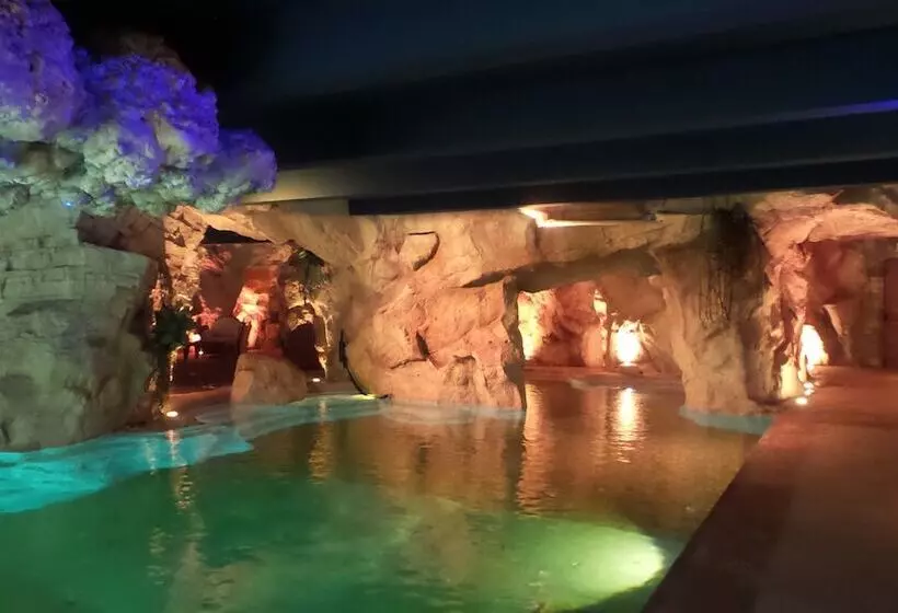 בית מלון כפרי Regina Palace