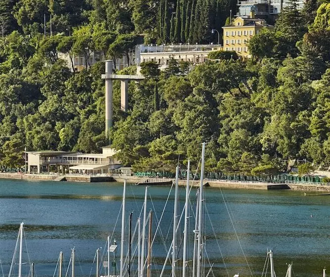 هتل Riviera & Maximilian's