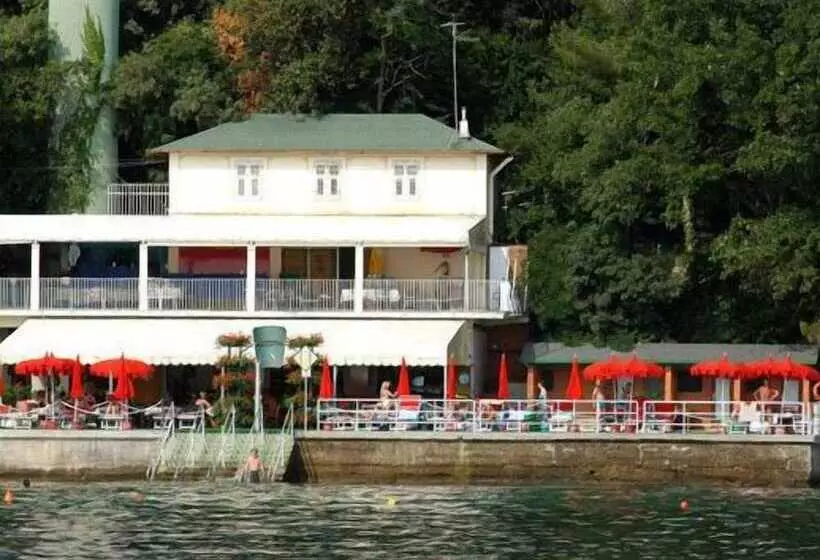 هتل Riviera & Maximilian's