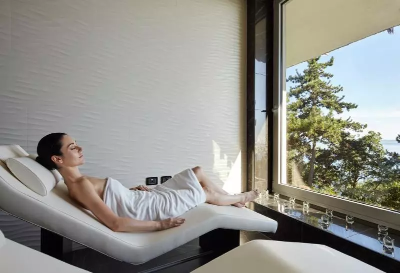 هتل Riviera & Maximilian's