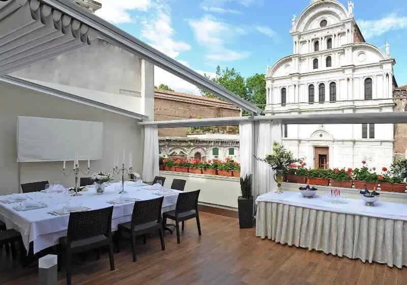 هتل Savoia & Jolanda