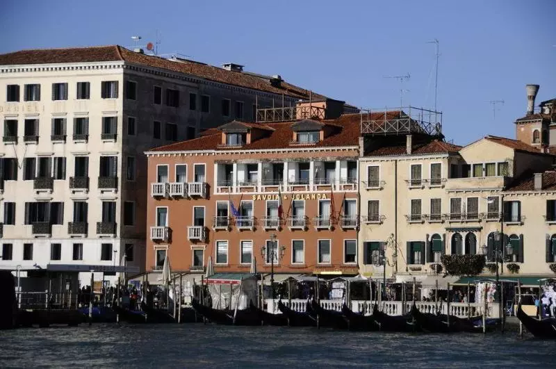 هتل Savoia & Jolanda