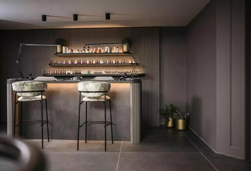 Отель Stroblhof Active Family Spa Resort