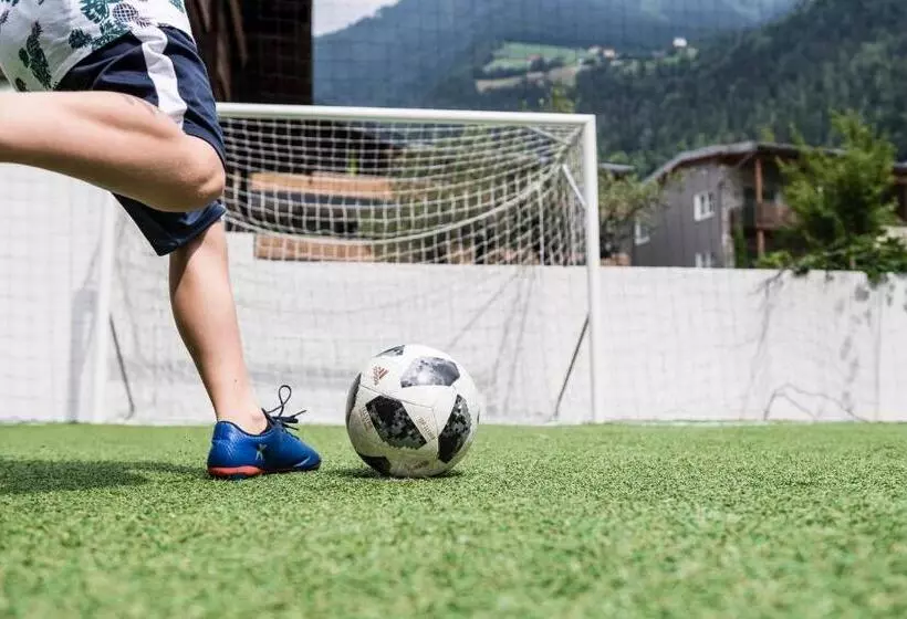 Отель Stroblhof Active Family Spa Resort