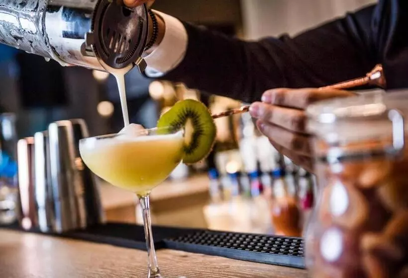 Отель Stroblhof Active Family Spa Resort