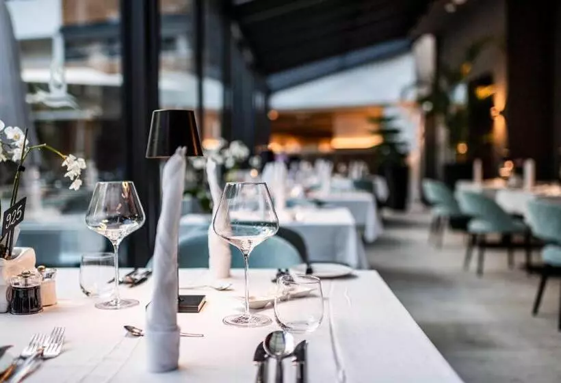 Отель Stroblhof Active Family Spa Resort