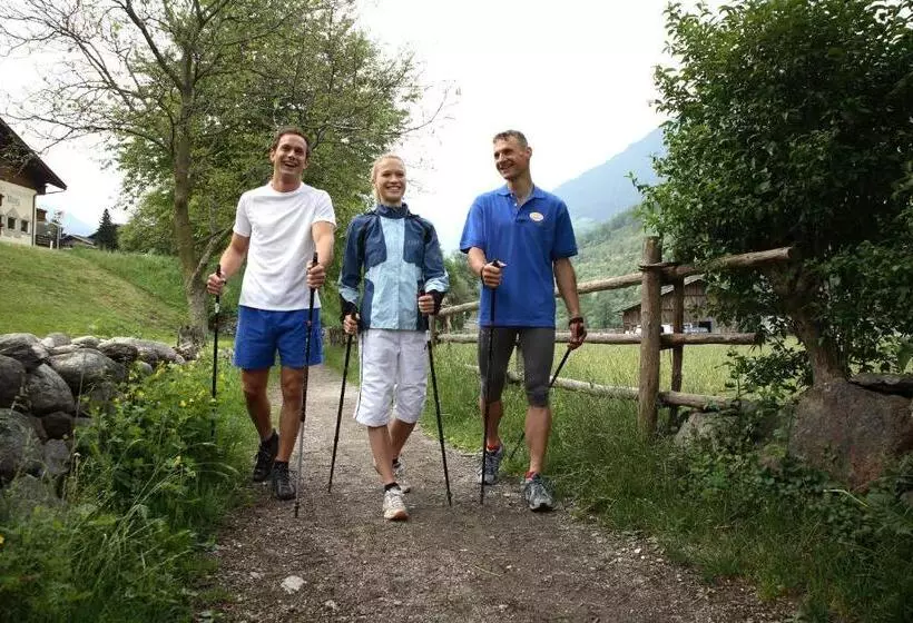 Отель Stroblhof Active Family Spa Resort