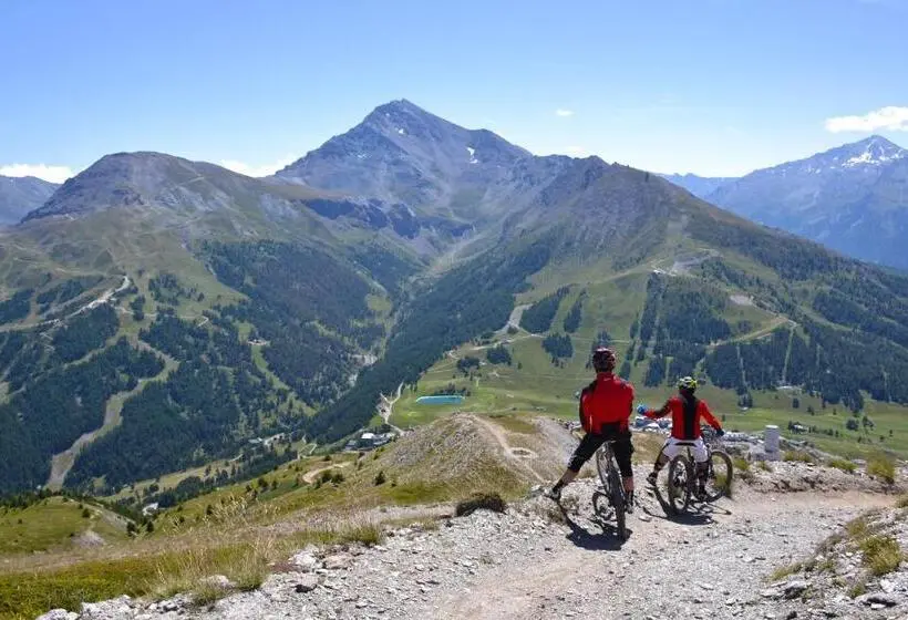 هتل Th Sestriere   Villaggio Olimpico
