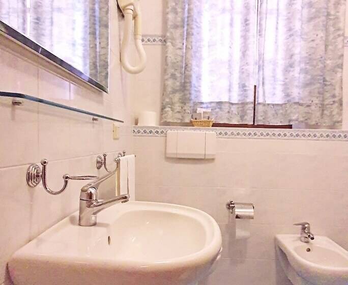 בית מלון כפרי Villa Nencini