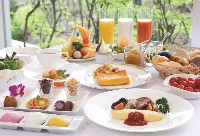 Doubletree By Hilton Hotel Naha Shuri Castle