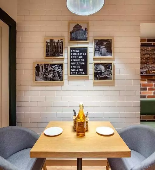 هتل Bloomrooms @ Janpath