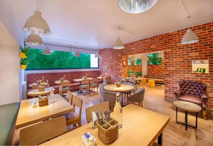 هتل Bloomrooms @ Janpath