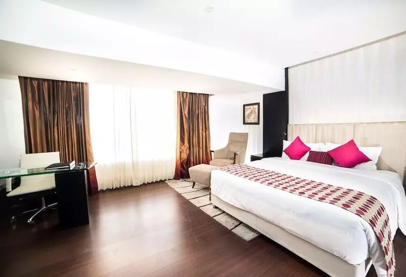 Clarion Hotel President