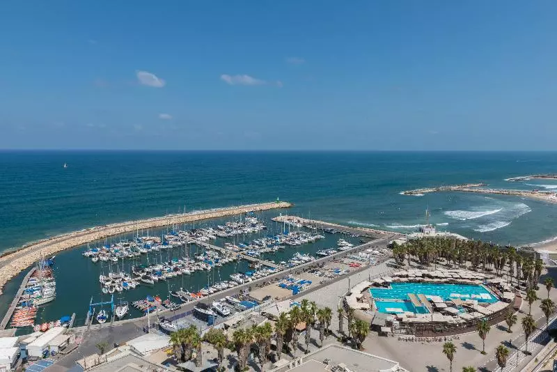 Отель Herods Tel Aviv By The Beach