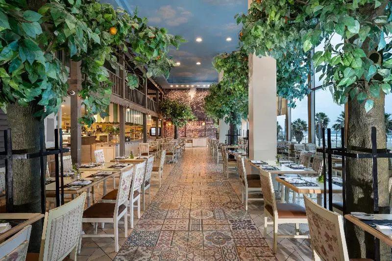 Отель Herods Tel Aviv By The Beach