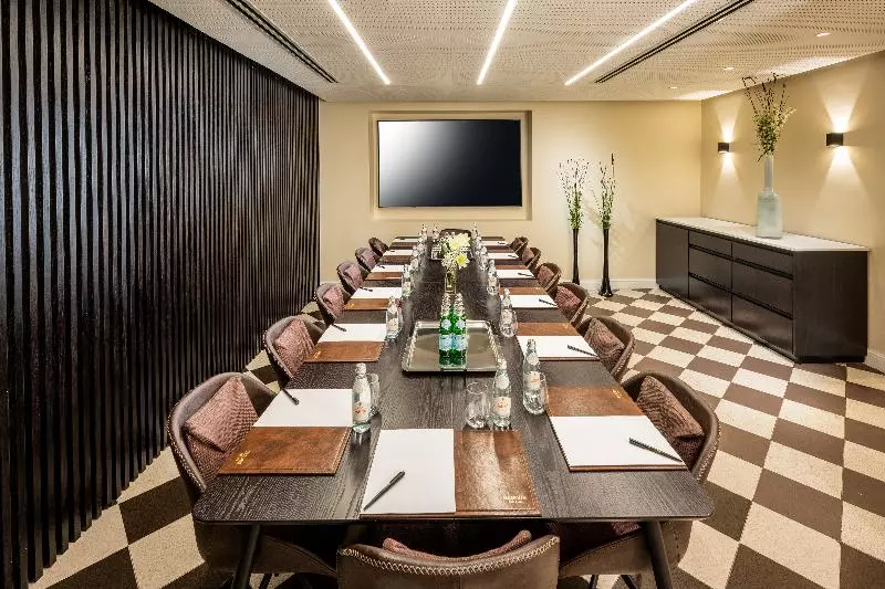 Отель Herods Tel Aviv By The Beach