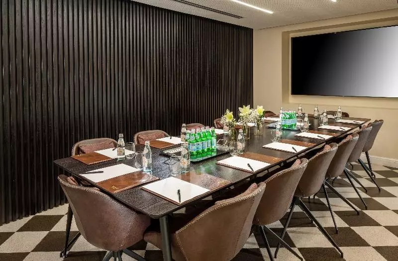 Отель Herods Tel Aviv By The Beach