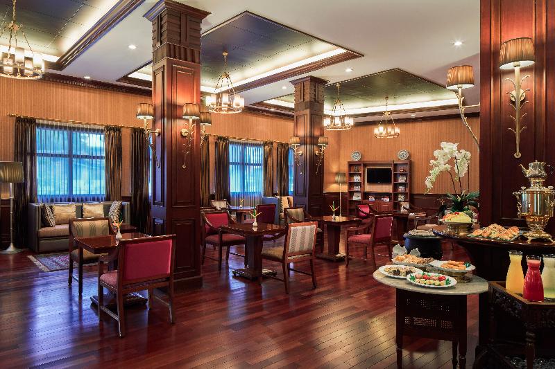 Отель Majapahit Surabaya Mgallery