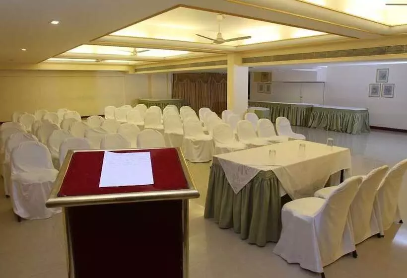 Hotel Maya S Kings Kourt