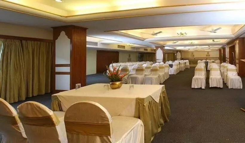 Hotel Maya S Kings Kourt