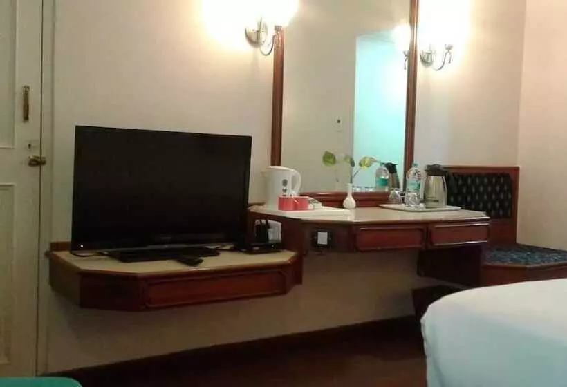 Hotel Maya S Kings Kourt