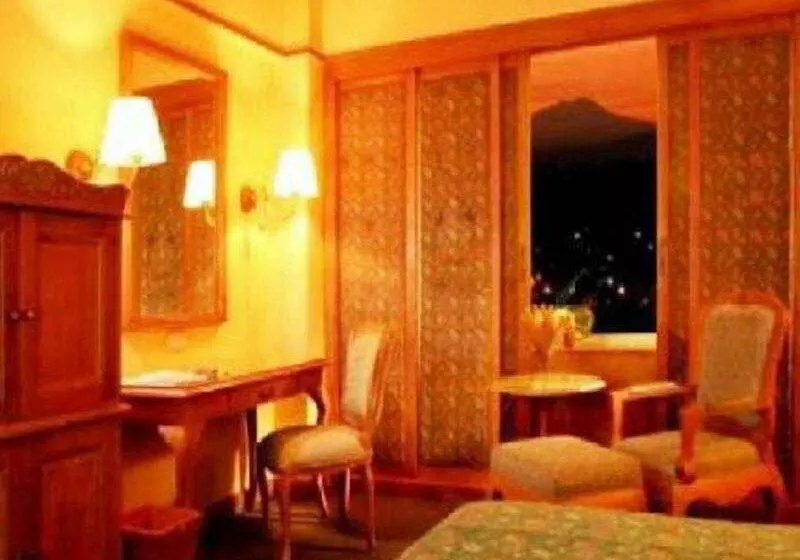 هتل Mutiara Malioboro Yogyakarta