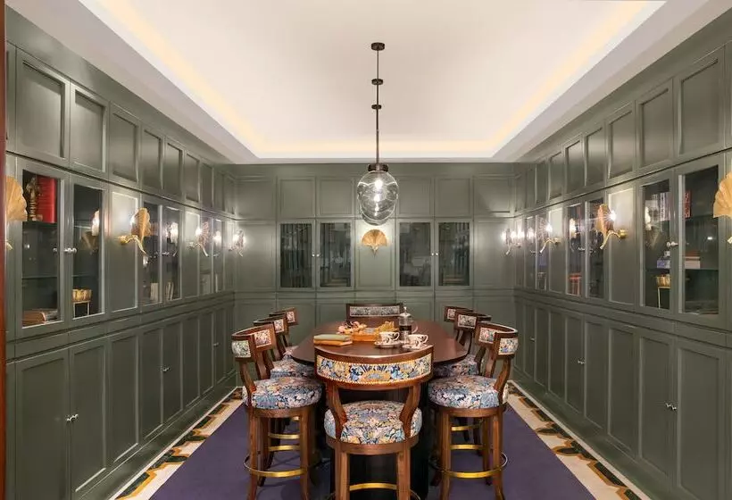 Отель Tajview Agra Ihcl Seleqtions