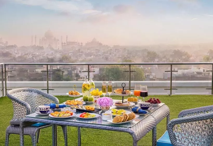 Отель Tajview Agra Ihcl Seleqtions