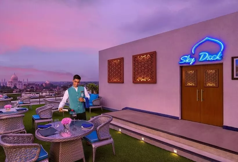Отель Tajview Agra Ihcl Seleqtions