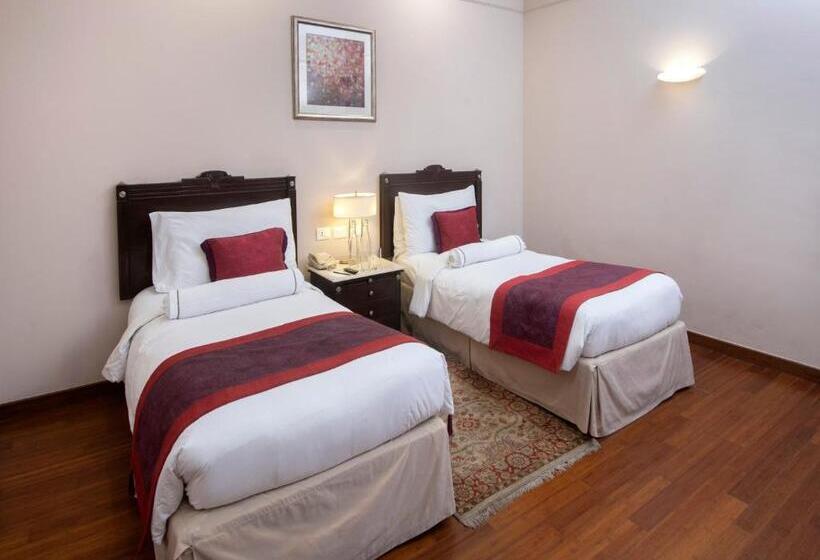 هتل The Claridges New Delhi