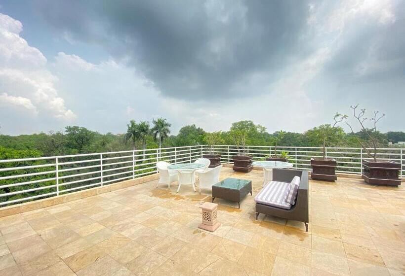 هتل The Claridges New Delhi