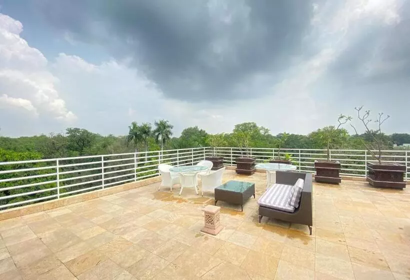 Hotel The Claridges New Delhi