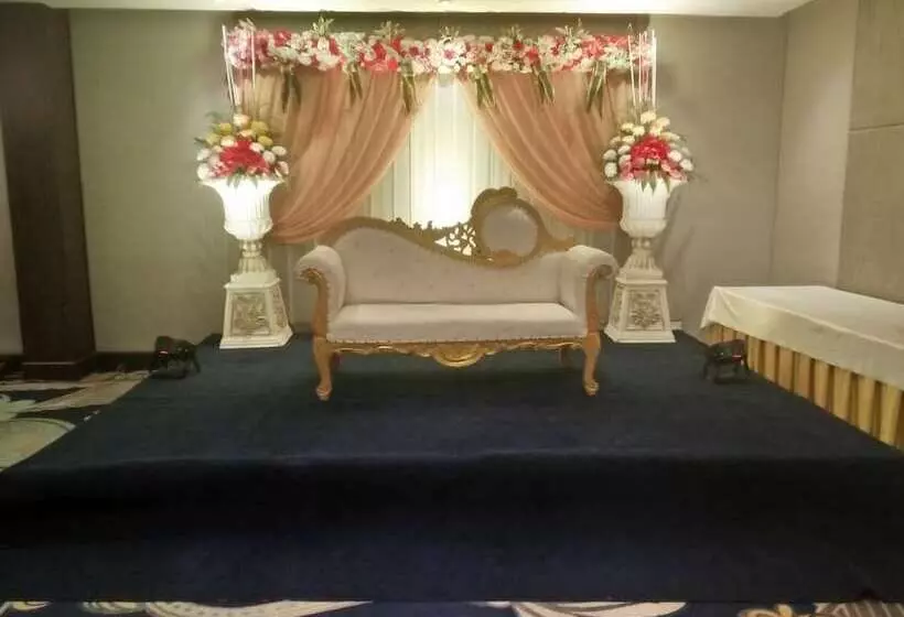 酒店 The Piccadily Chandigarh