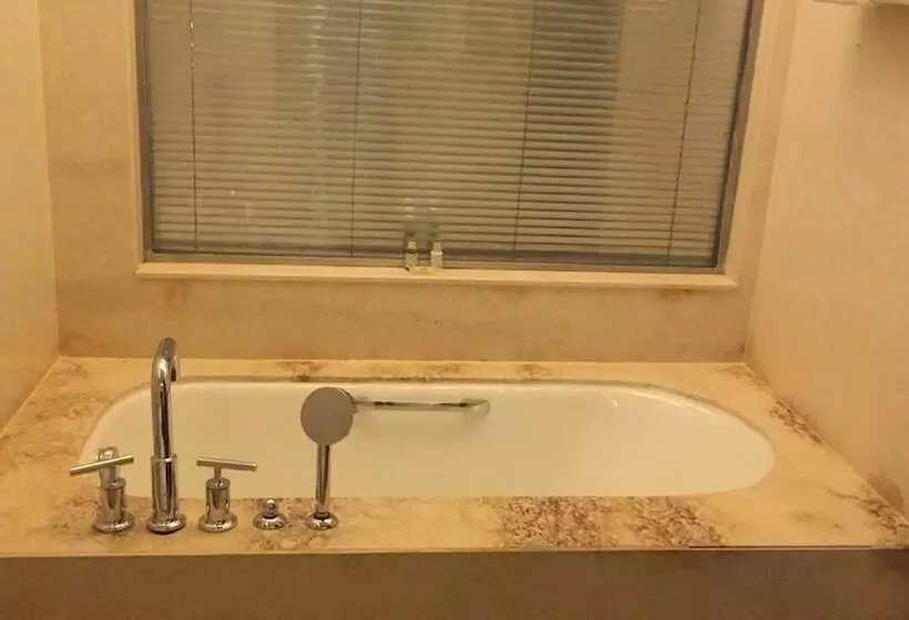 酒店 The Piccadily Chandigarh