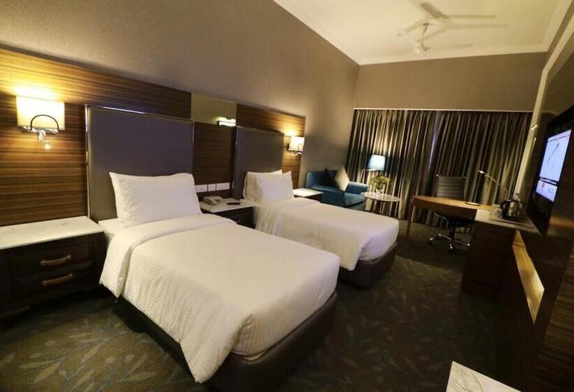 ホテル The Piccadily  Chandigarh