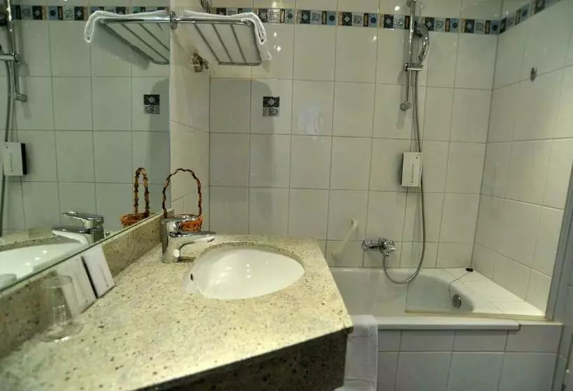 هتل Central Molitor