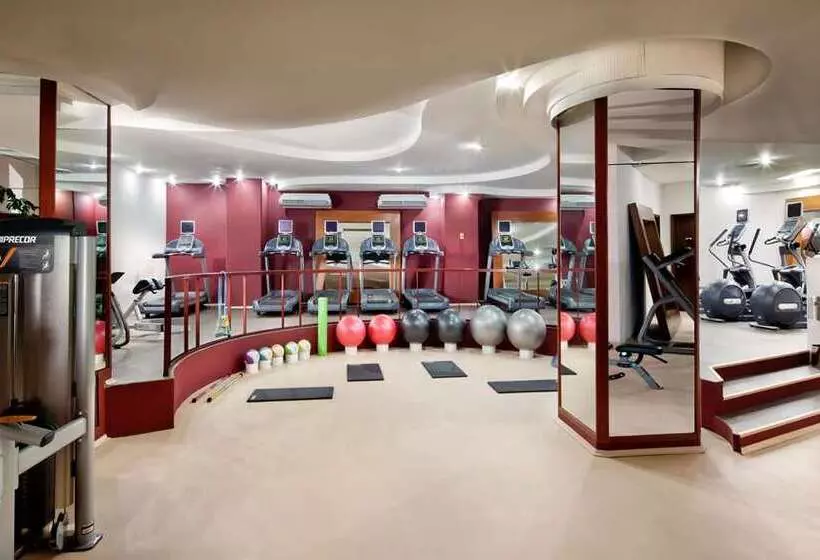 هتل Hilton Yaounde