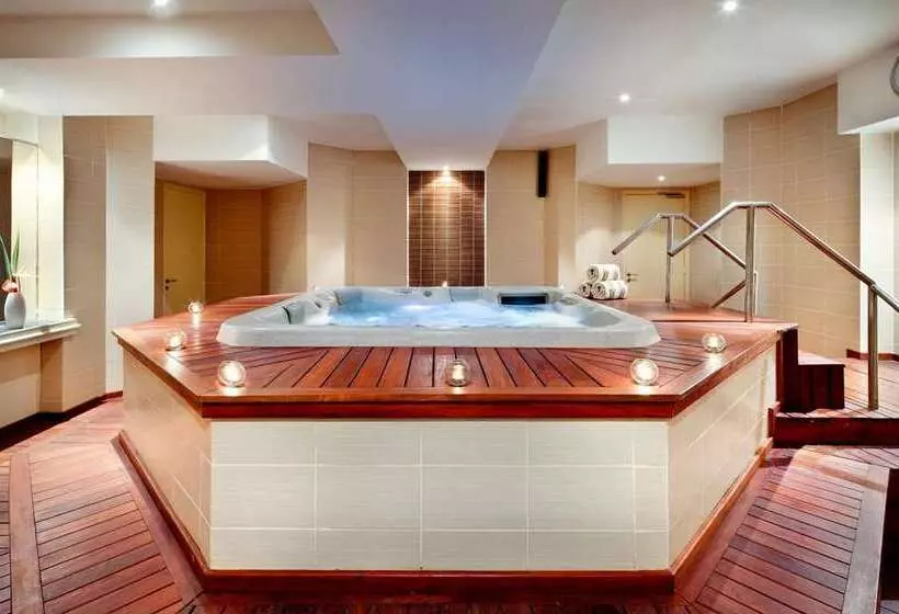 هتل Hilton Yaounde